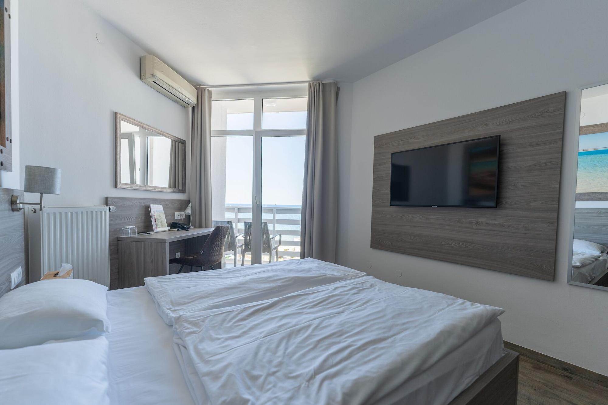 Barbara Piran Beach Hotel Экстерьер фото
