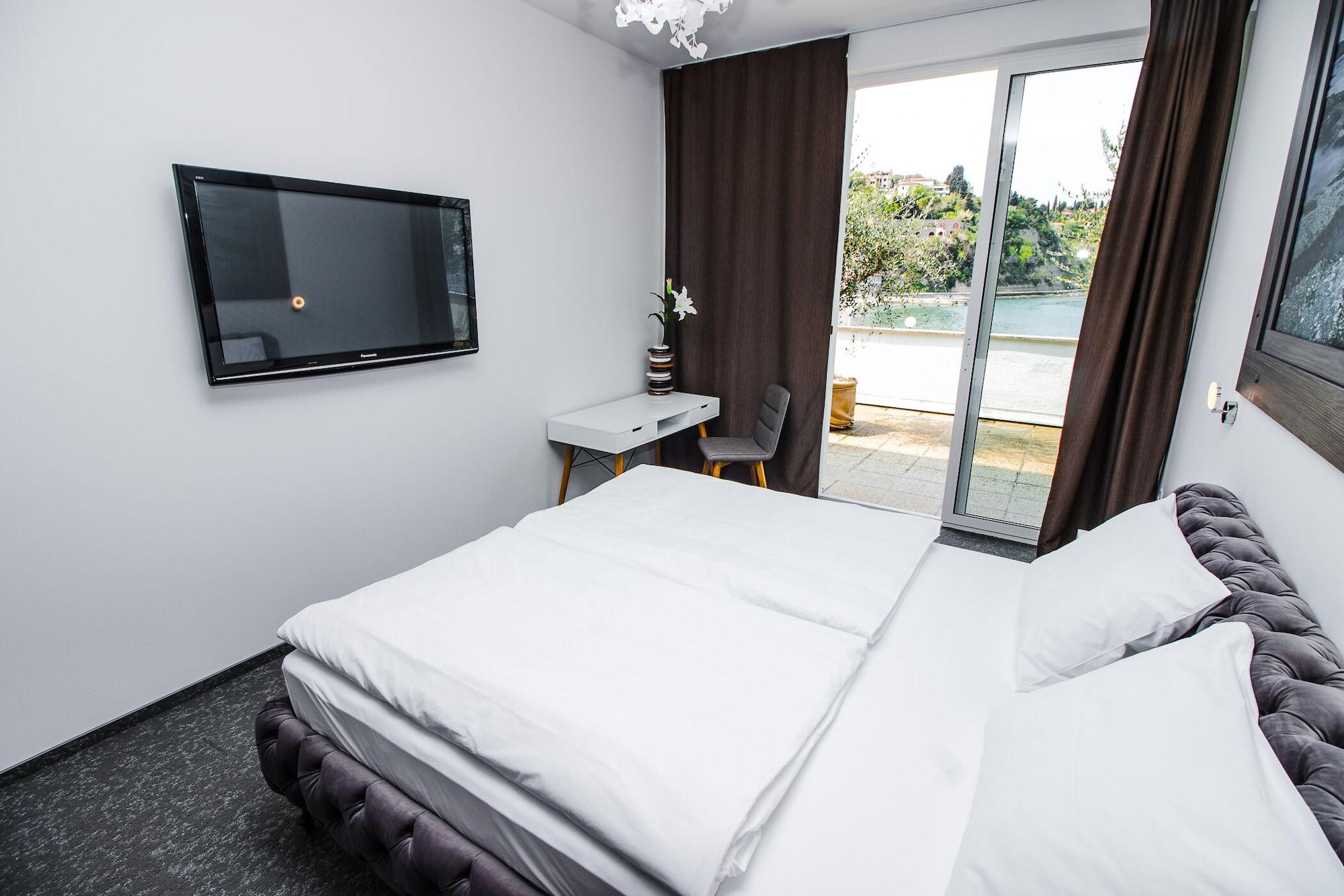 Barbara Piran Beach Hotel Экстерьер фото
